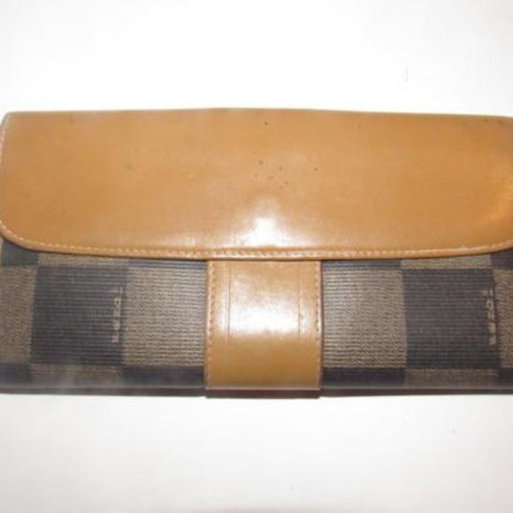 *Fendi Checkerboard Print In Browns XL Vintage - Picture 3 of 8